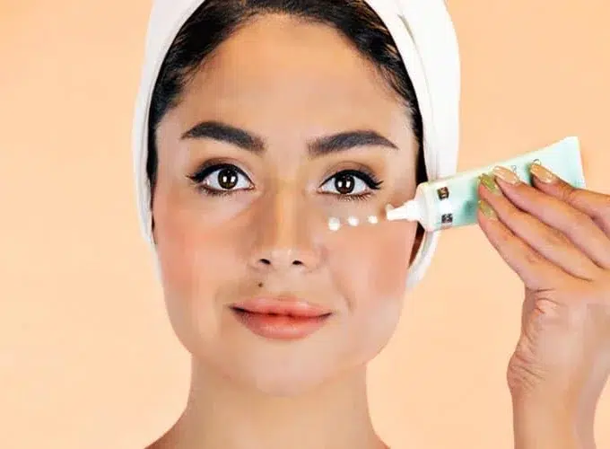 چگونه از کرم ترمیم کننده بعد از بلفاروپلاستی استفاده کنیم؟