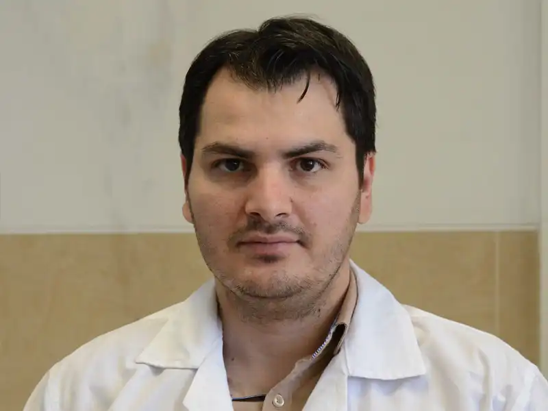 دکتر ویدا ایلخانی پاک؛ متخصص چشم پزشکی