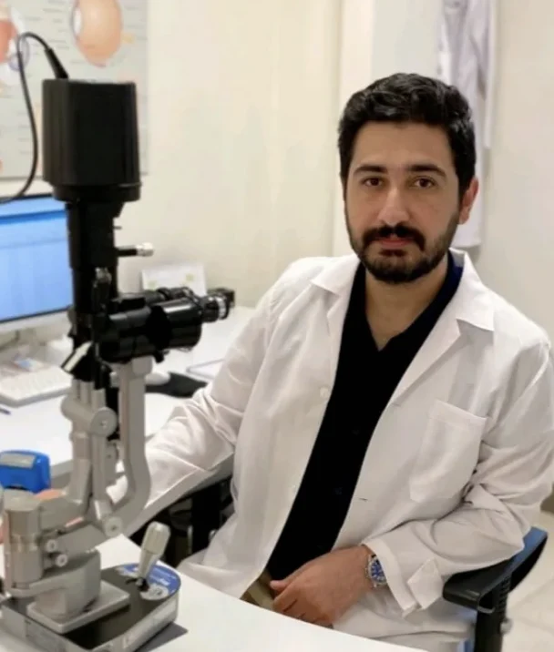 دکتر محسن خسروی فارسانی، جراح و متخصص چشم